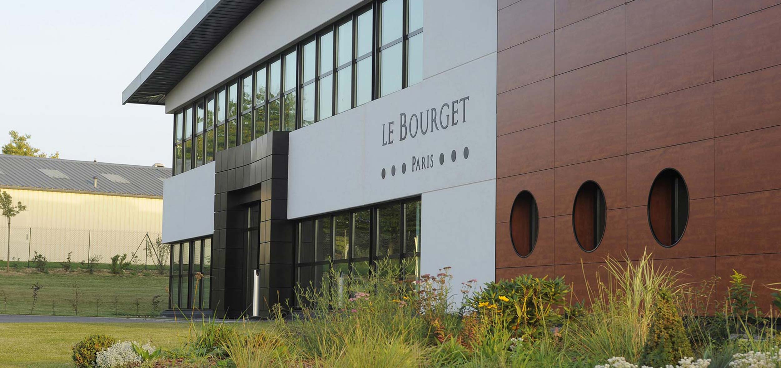 Le Bourget Paris s'engage